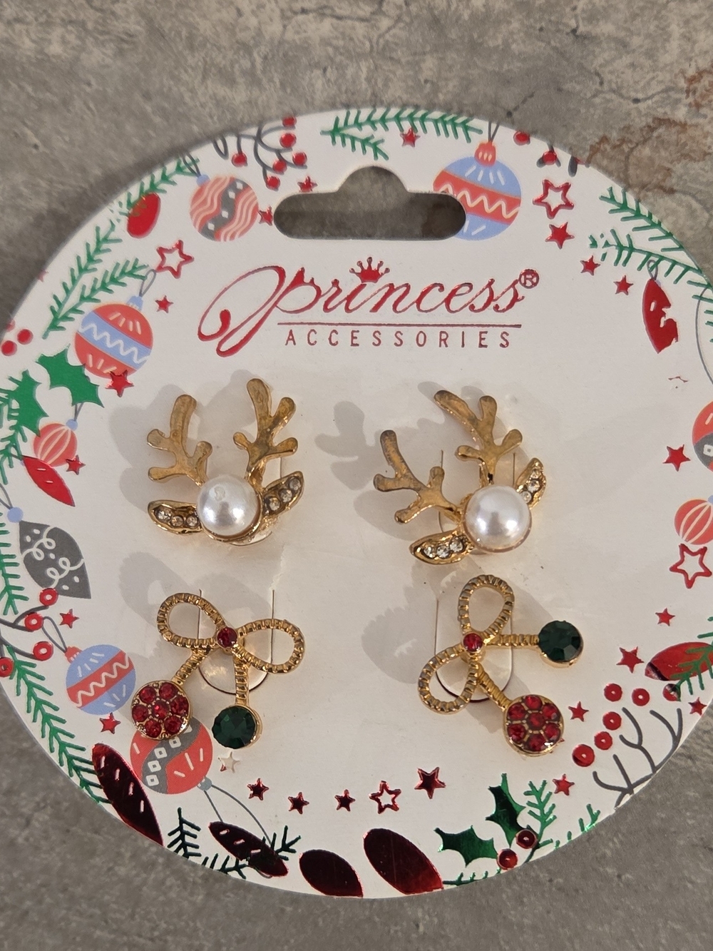 Princess Accessories Gold-tone Reindeer & Bow Earring Set in Gold, Red and Green
